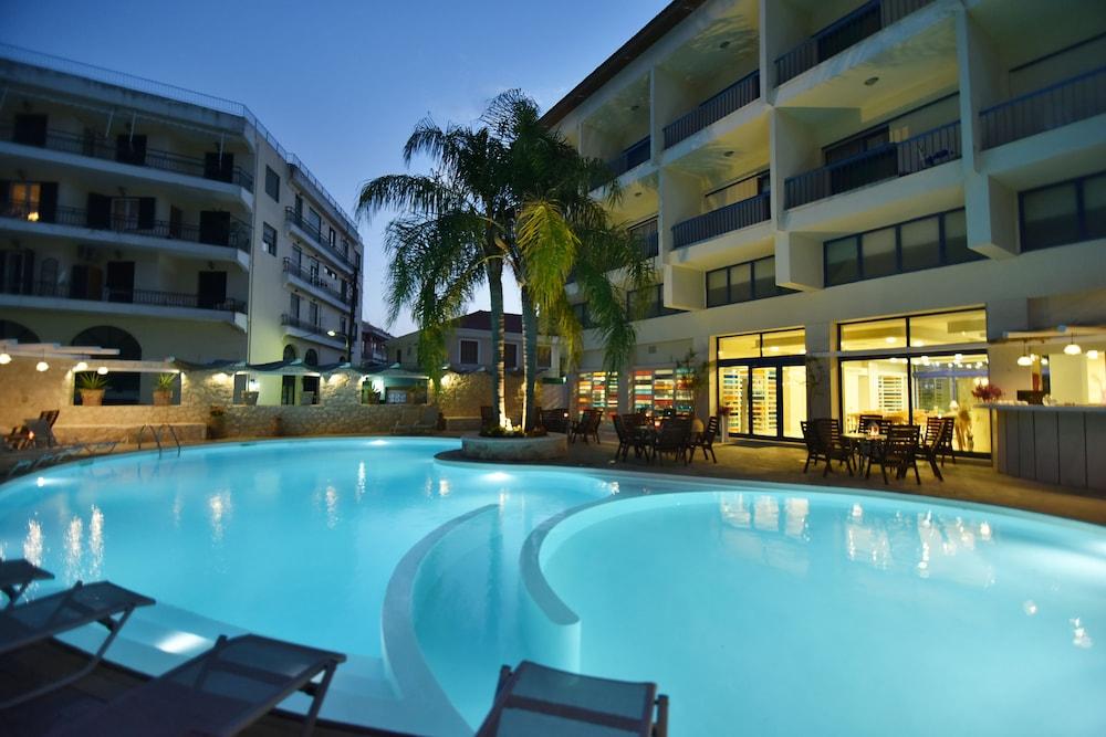 Ionion Star Hotel Lefkada City Bagian luar foto